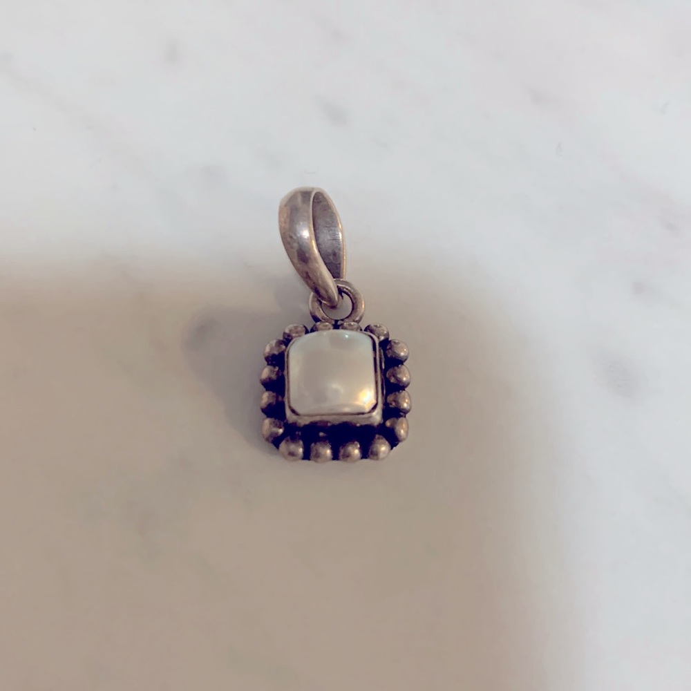Silpada Pearl Sterling Silver Button Frame Pendant S1211 .925